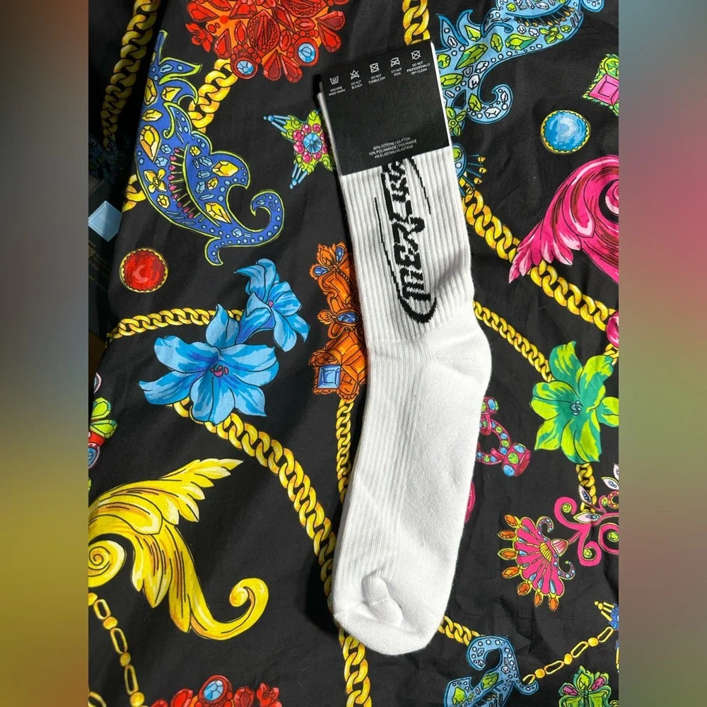 Versace - Picture 2 of 3